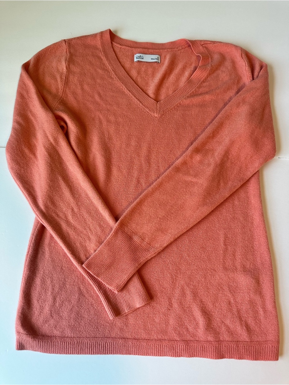 V-neck sweater in peach size small Croft & Barrow
